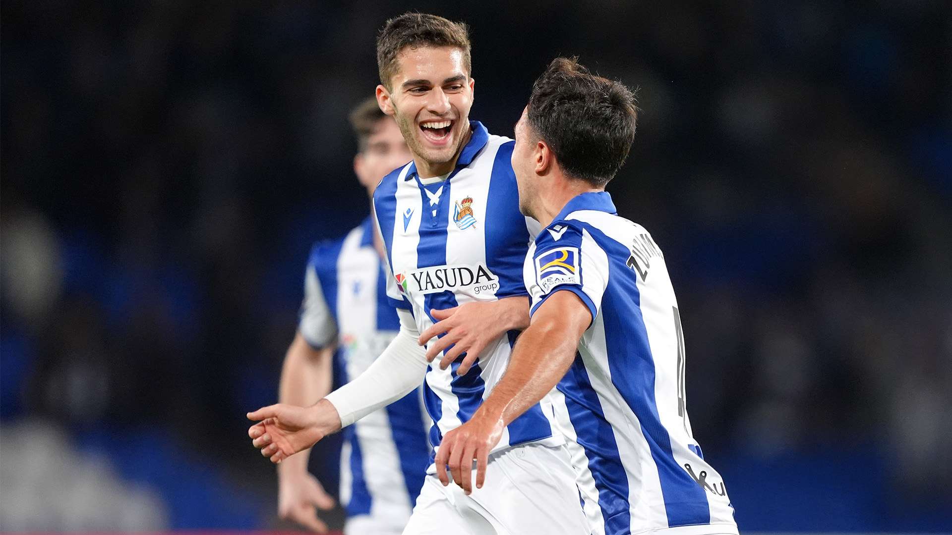 日照站的比 日照站的比